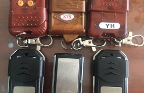 Tay cầm Rờ Mốt rời